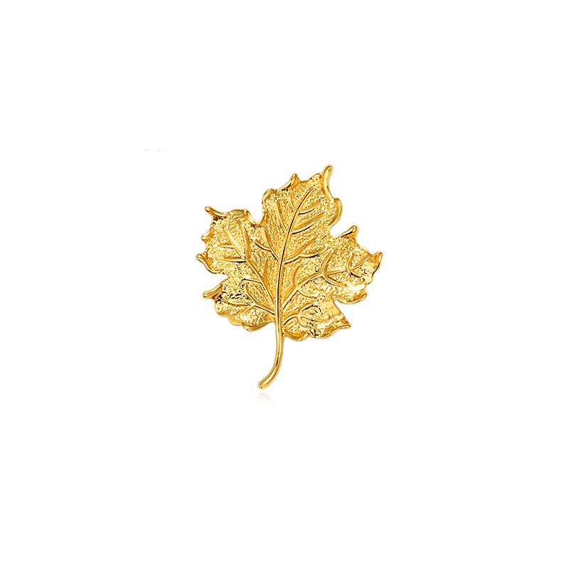 Maple Leaf Brooch: Elegant embellishment of autumn feelings