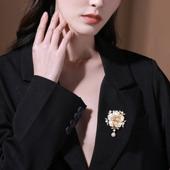 Rose Gold Brooch:Bright rose, blooming in the chest