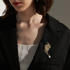 Feather brooch: Light beauty, light up your unique charm