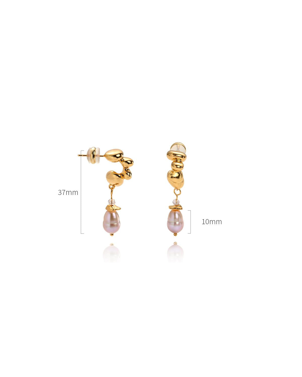 A blend of luxury and uniqueness: Baroque pearl earrings