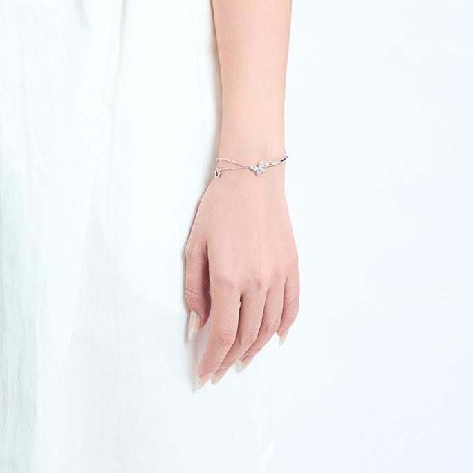 Butterfly half chain half bracelet: The poem of the wrist