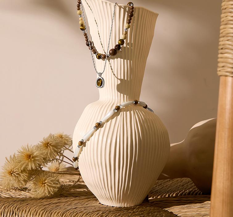 Rosewood tiger's Eye Stone necklace: a talisman of natural beauty