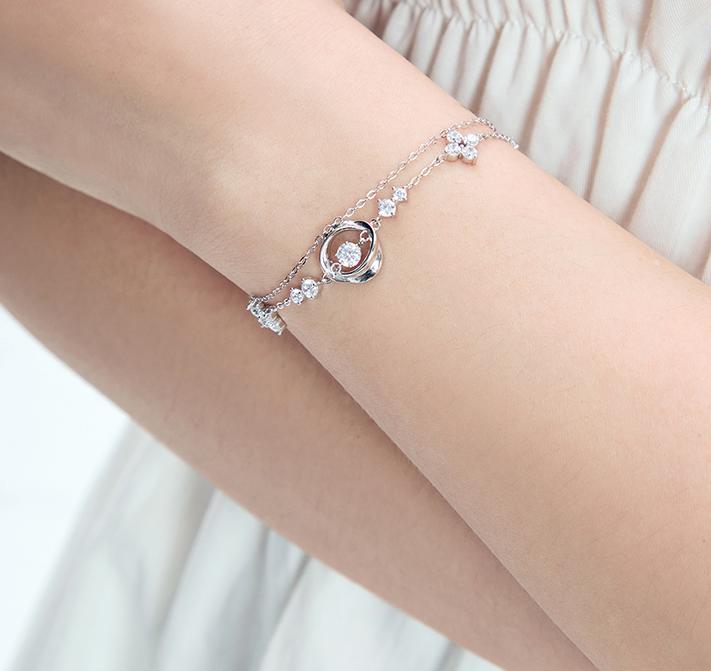 Petit bracelet porte-bonheur : garde-bonheur entre le poignet (Ayez un joli coffret cadeau, prêt pour le cadeau de Nouvel An de votre bien-aimé)