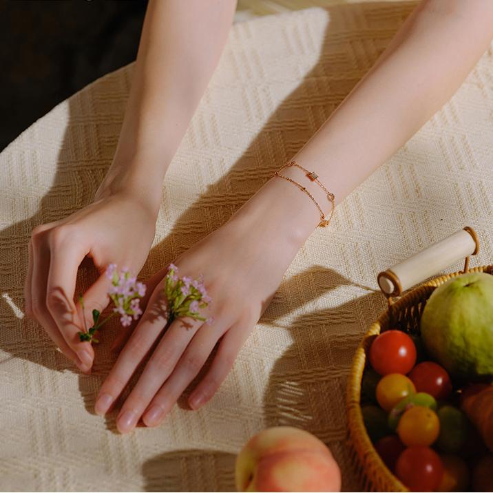 Lucky Waist bracelet: A lucky symbol wrapped around the wrist(19cm)