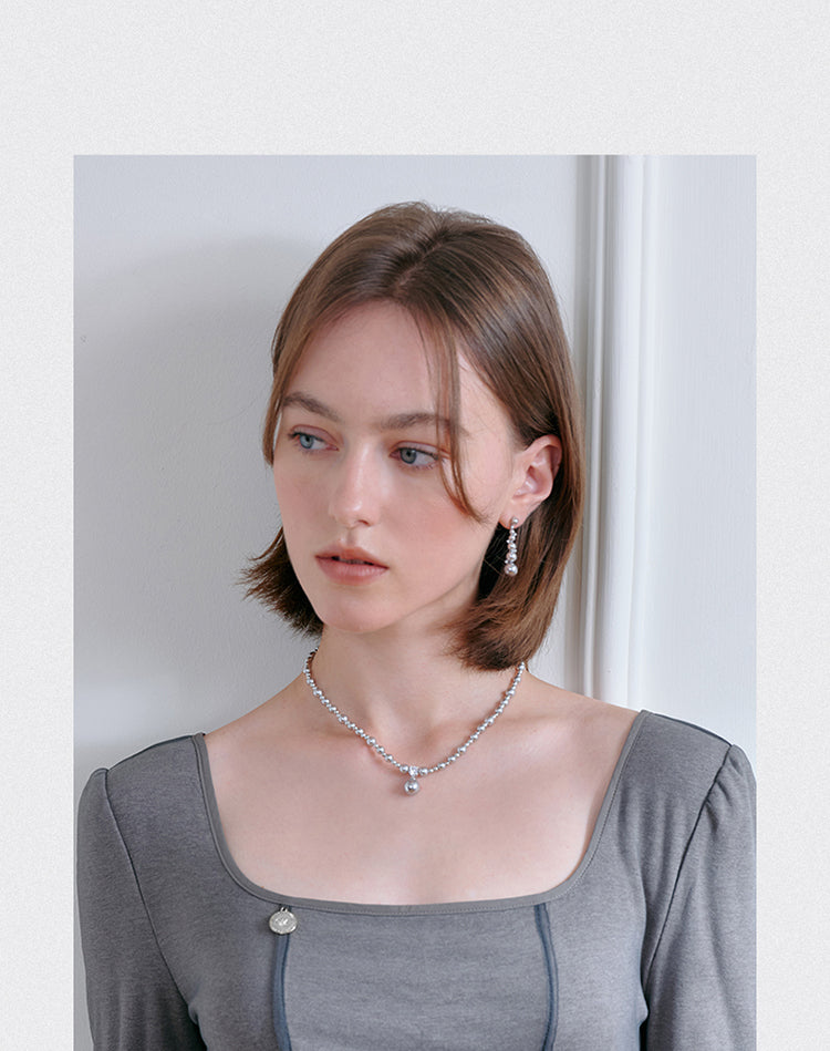 Grey pearl stone necklace: low-key luxury, interpretation of elegance