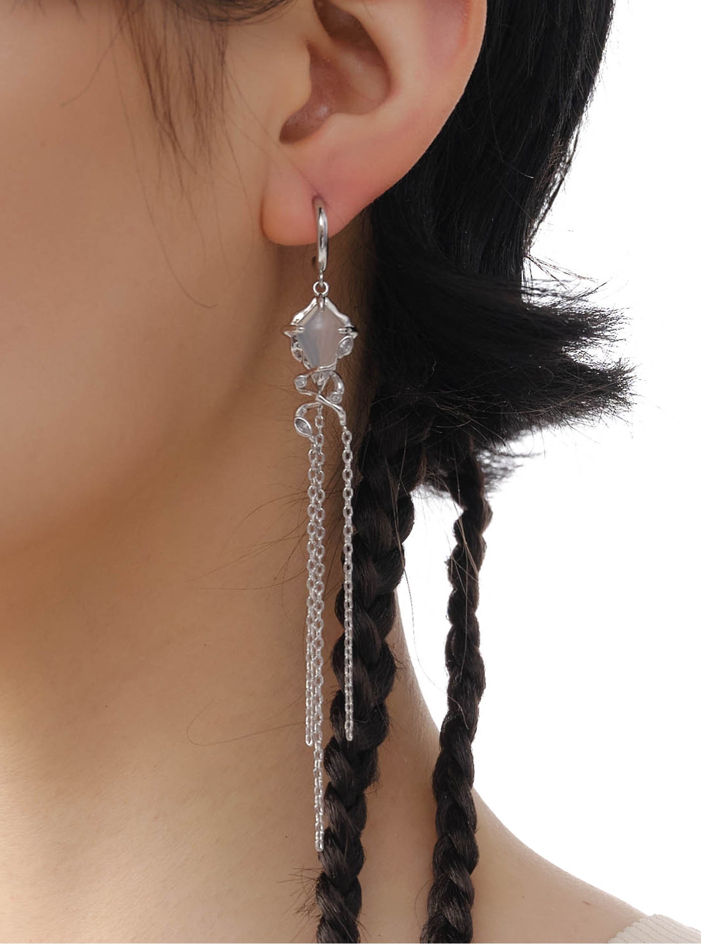 Dongling jade surround tassel earrings - the perfect fusion of classic and fashion