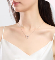 Bow necklace: a symbol of elegance and romance