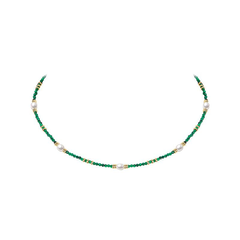 Malachite necklace: The perfect fusion of nature and art