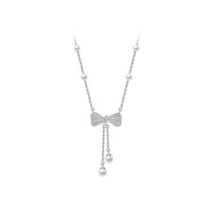 Pearl bow necklace: The perfect blend of classic and modern