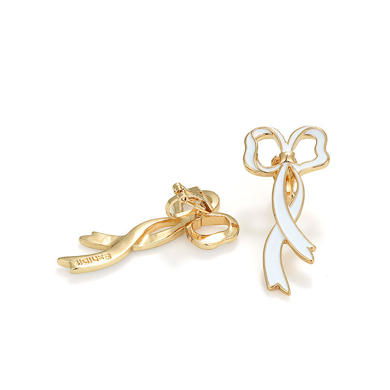 Bow stud earrings: a symbol of elegance and romance